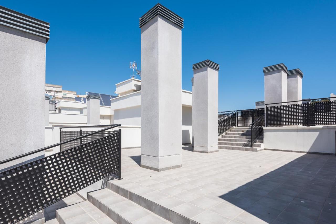 Atico Con Terraza Ac 1Hab En El Centro Y Piscina Comunitaria Daire Málaga Dış mekan fotoğraf