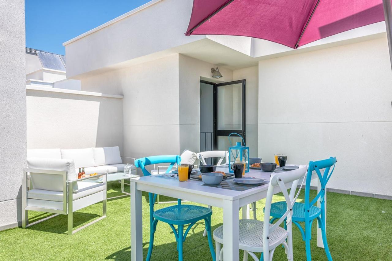 Atico Con Terraza Ac 1Hab En El Centro Y Piscina Comunitaria Daire Málaga Dış mekan fotoğraf