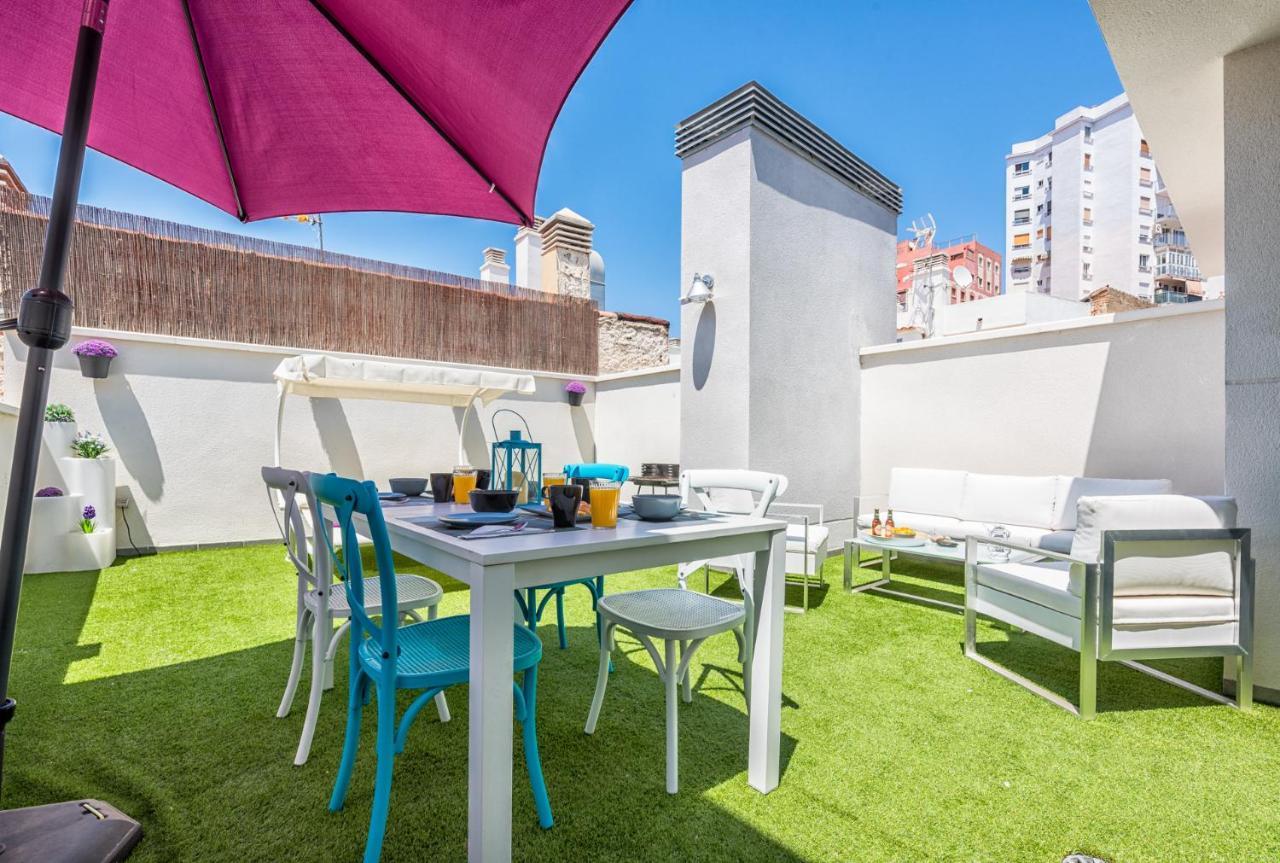Atico Con Terraza Ac 1Hab En El Centro Y Piscina Comunitaria Daire Málaga Dış mekan fotoğraf