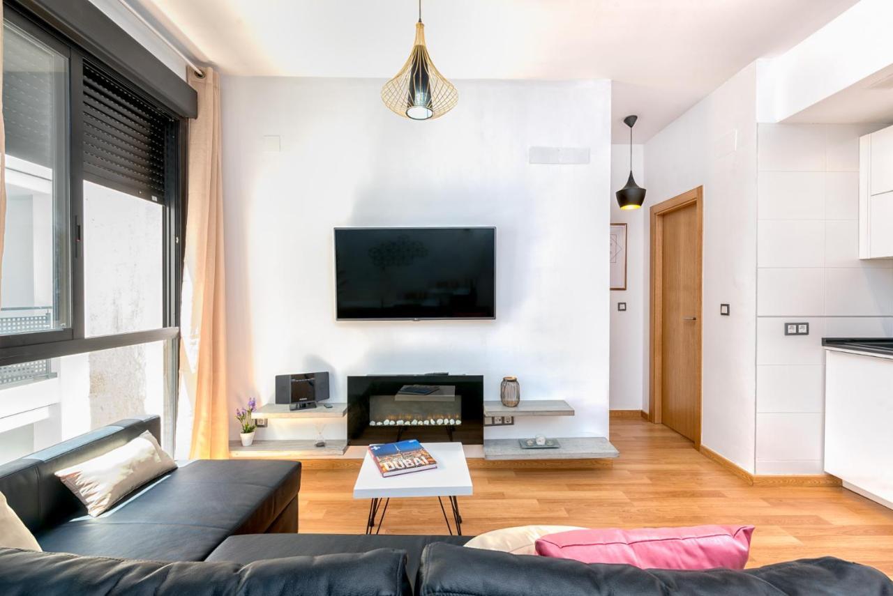 Atico Con Terraza Ac 1Hab En El Centro Y Piscina Comunitaria Daire Málaga Dış mekan fotoğraf