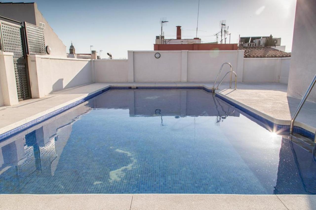 Atico Con Terraza Ac 1Hab En El Centro Y Piscina Comunitaria Daire Málaga Dış mekan fotoğraf